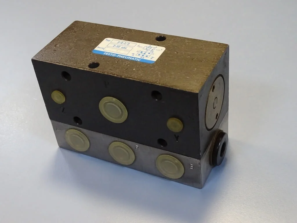 Пневматичен блок Festo J-4-1/2 Pneumatic Valve 2-10Bar — снимка 8