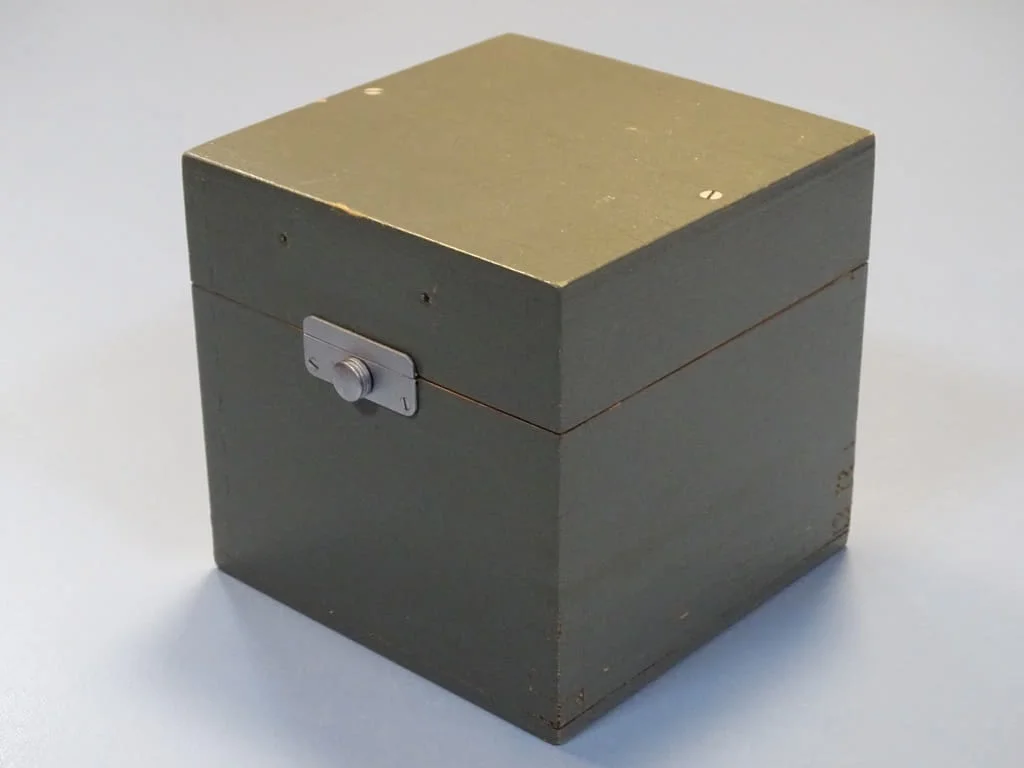 Сензор VEB RFT IWB 102 inductiv sensor — снимка 9