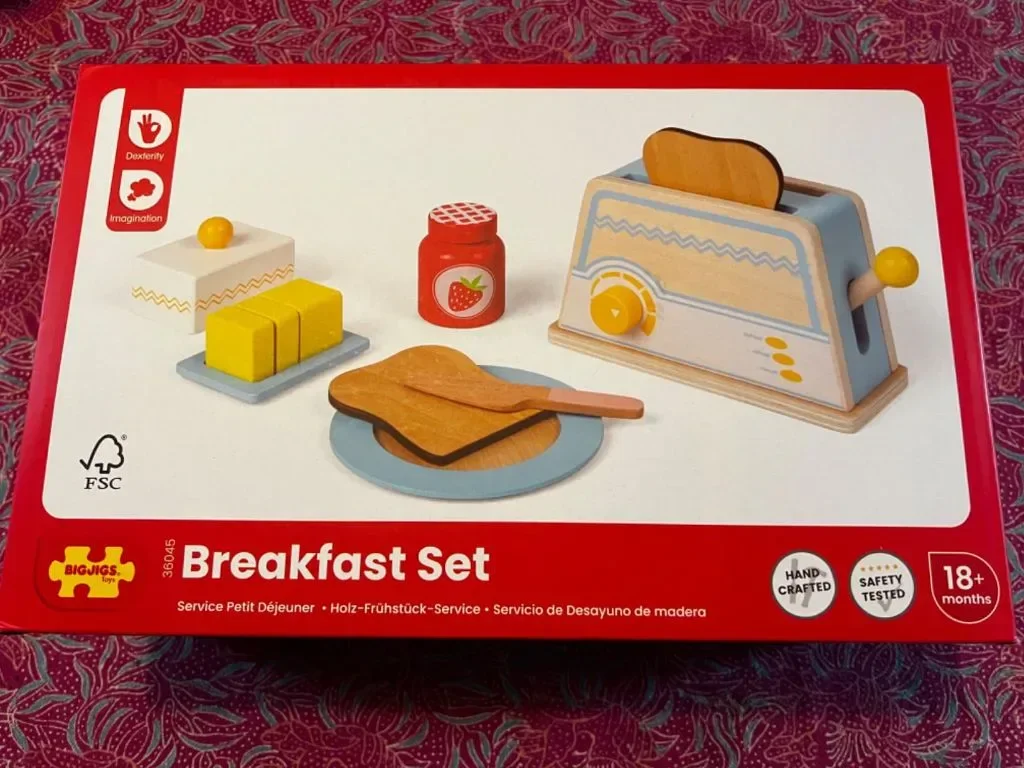 Bigjigs Toys Дървен комплект за закуска, кухненски аксесоари за игра за малки деца 18+ месеца — снимка 7