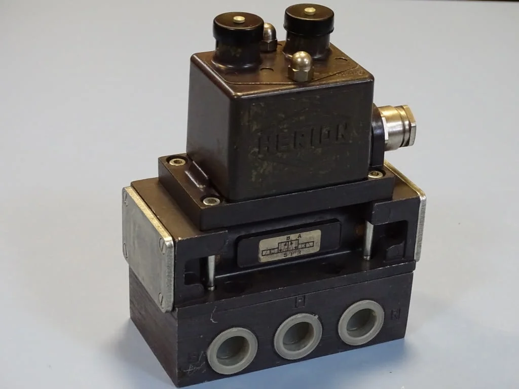 Пневматичен разпределител HERION 26512B73 Solenoid Valve 220V/50Hz G1/2 — снимка 6