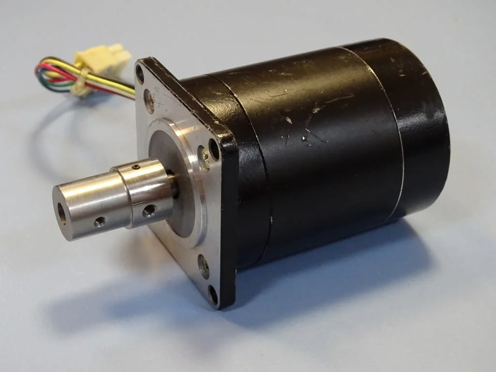 Стъпков мотор VEXTA PH268-23 stepping motor 2-phase 24VDC — снимка 2