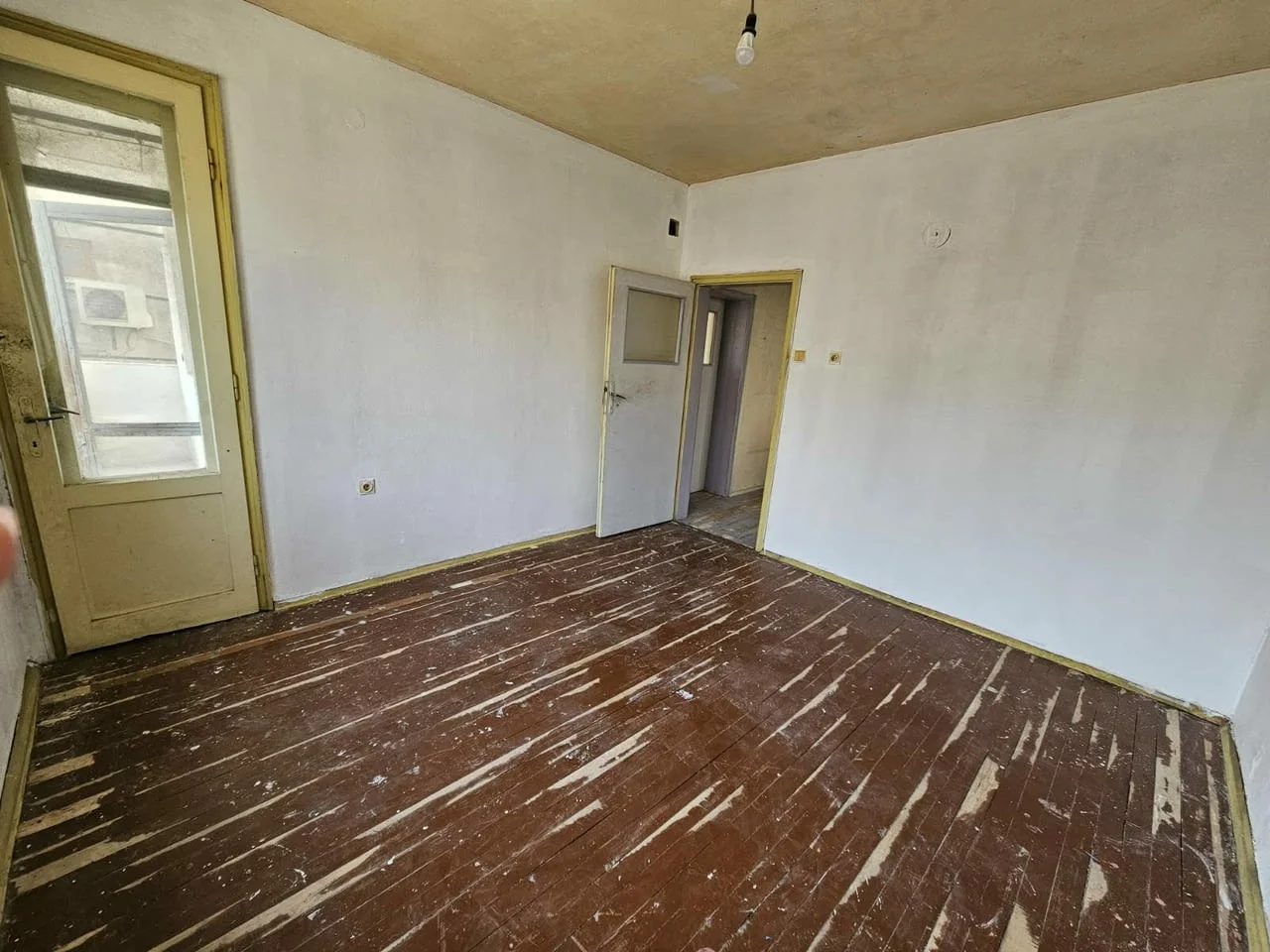 Продаваме тристаен апартамент в кв. Смирненски — снимка 6