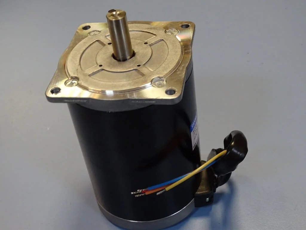 Стъпков мотор Sanyo-Denki 103Hstepping motor Sanmotion F 250V — снимка 4