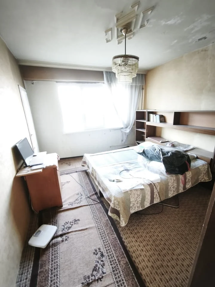 Продавам тристаен апартамент в гр. Перник кв. Изток — снимка 5