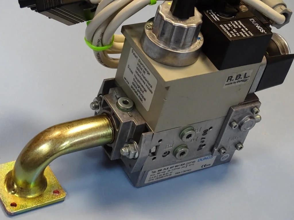 Газов разпределител DUNGS MB-DLE 407 B01 S20 Gas Multi Block 230V — снимка 2