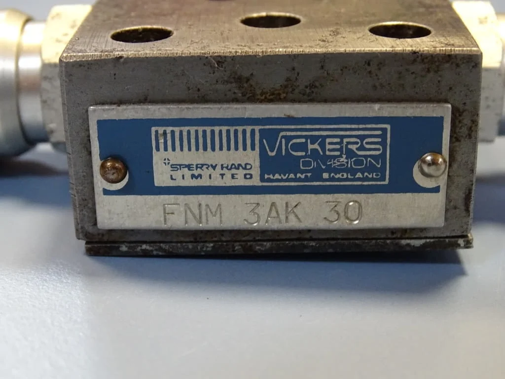 Хидравличен клапан Sperry Vickers FNM 3AK 30 hydravlic check valve — снимка 2