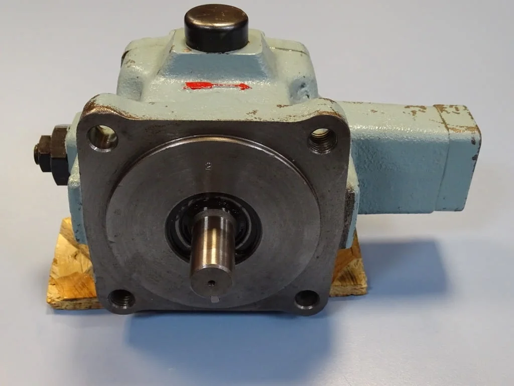 Хидравлична пластинчата помпа NACHI VDR-1B-1A2-21 variable vane pump 30L/min — снимка 2