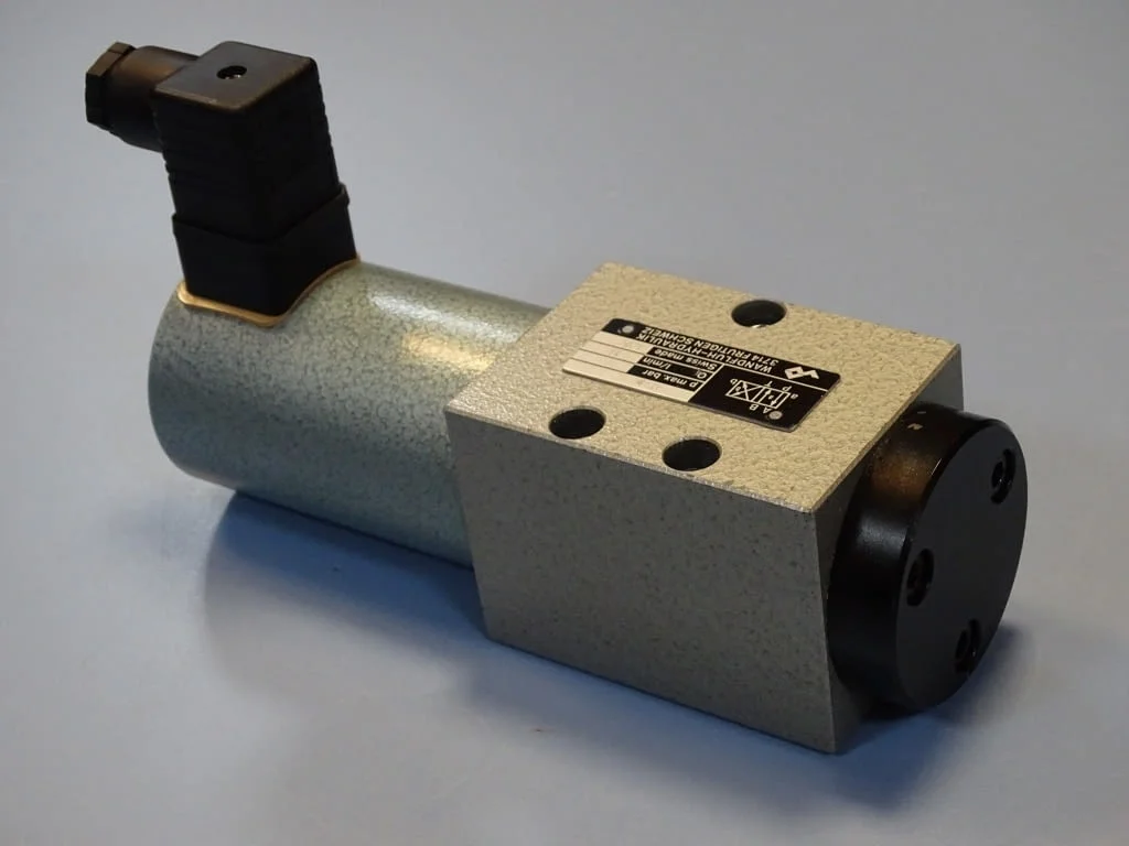 Хидравличен разпределител WANDFLUH-HYDRAULIK 4Z7b 24VDC hydraulik control valve — снимка 3