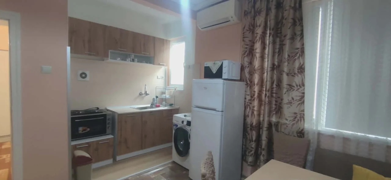 Даваме под наем 4-стаен апартамент в кв. Каменица 1 — снимка 4