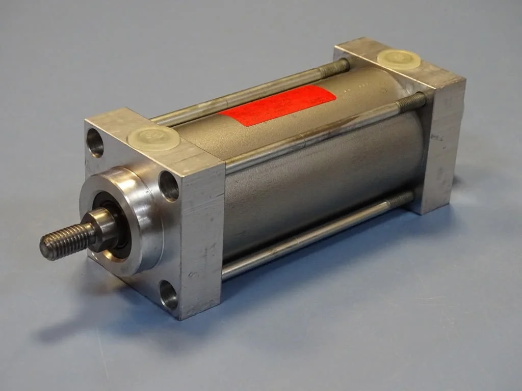 Пневматичен цилиндър ROGATTI pneumatic cylinder 6-10Bar