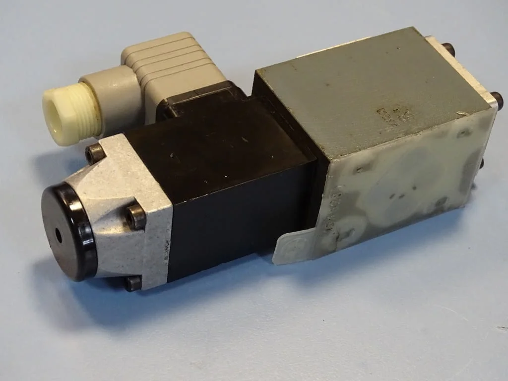 Хидравличен разпределител Rexroth 4WE6D51/AG24N9Z4 operated directional control valve — снимка 5