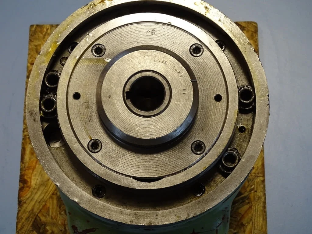 Щос глава за универсална фреза TOS FN25 Slotting Head — снимка 9