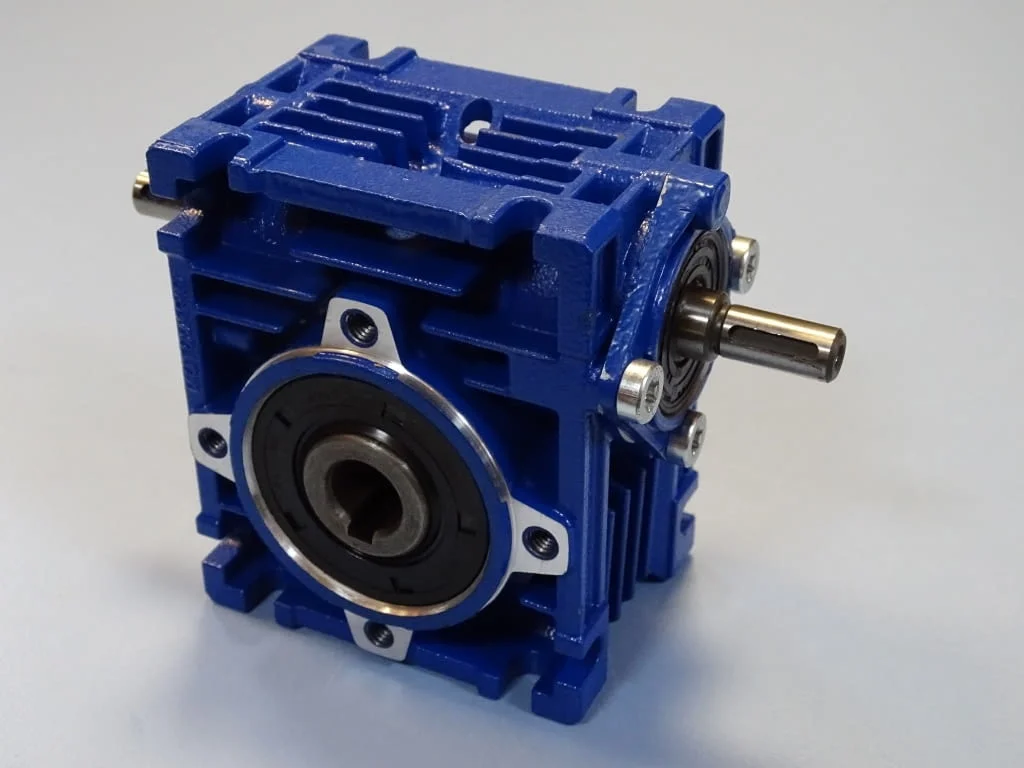 Червячен редуктор MOTOVARIO NRV030 worm gear reducer i:10.00 — снимка 2