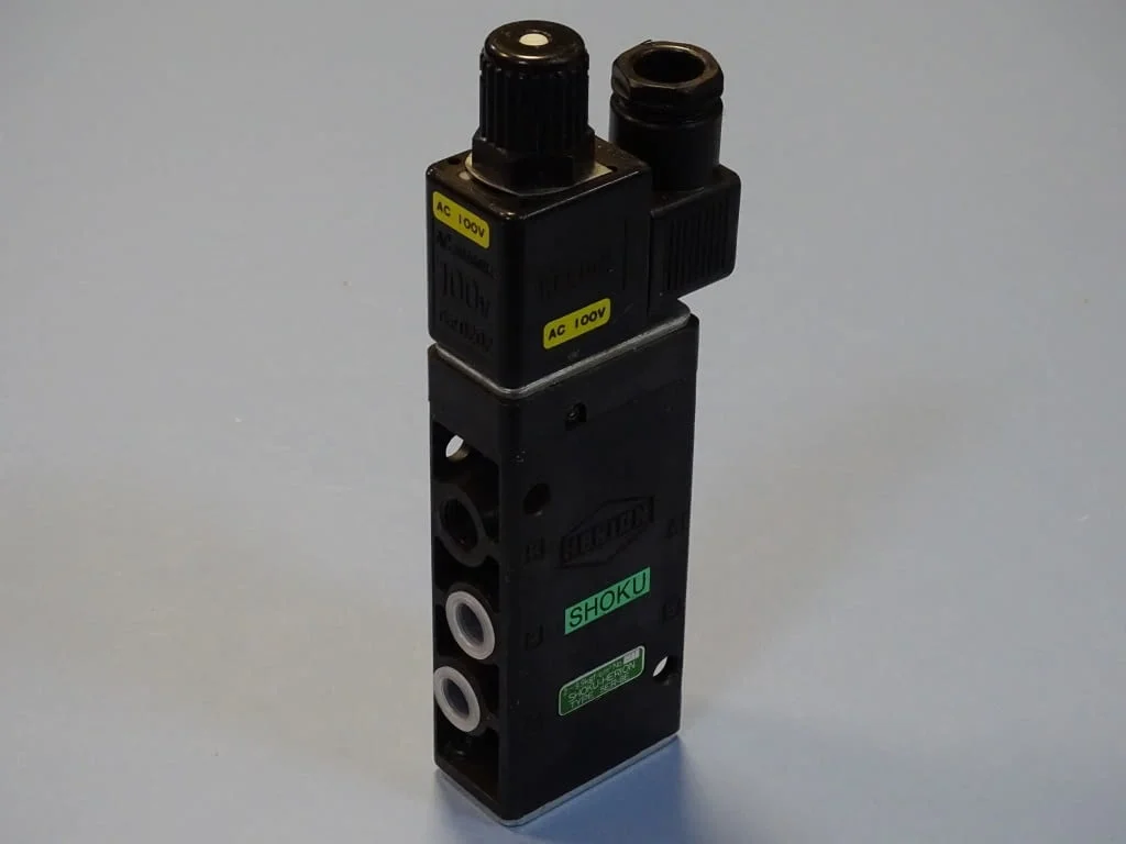 Пневматичен разпределител SHOKU-HERION 5ER-8E solenoid valve 100VAC — снимка 2