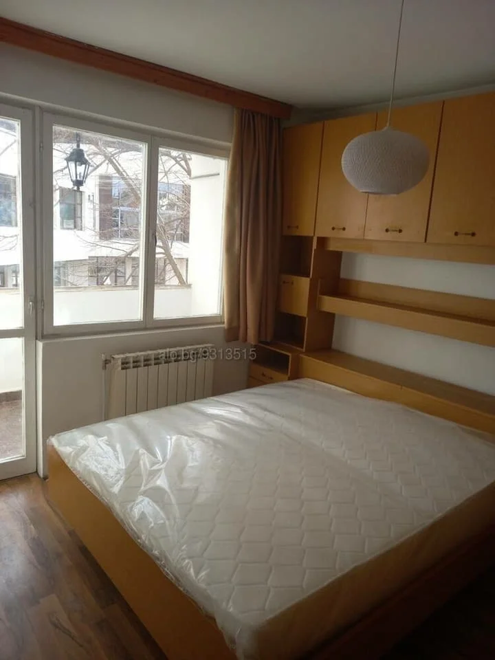 Давам 100 кв.м. апартамент под наем - в гр. Ловеч, кв. Вароша