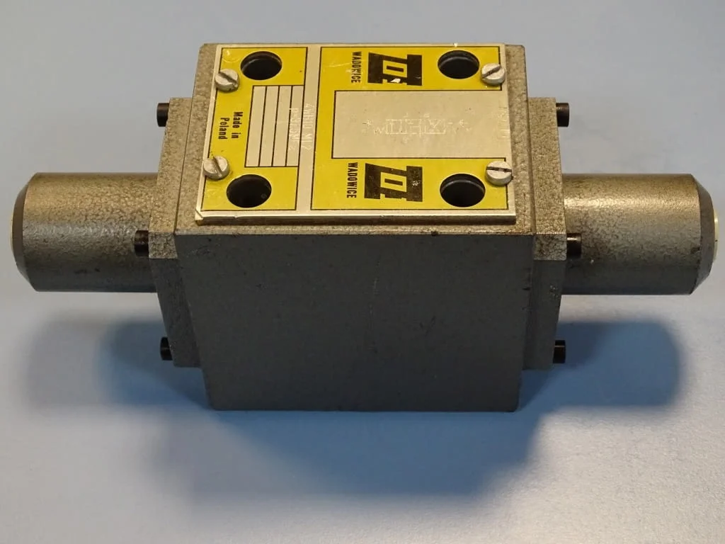 Хидравличен разпределител WADOWICE 4WH10 M1.2 directional valve 24VDC — снимка 3