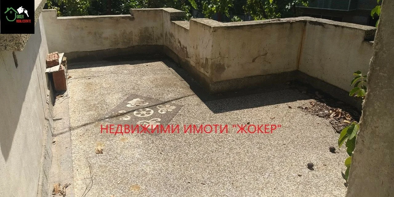 Етаж от къща с двор и гараж — снимка 8