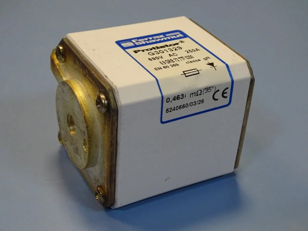 Предпазител Ferraz Shawmut Protistor GGRB72TTF0250 Fuses 250A 690VAC — снимка 2