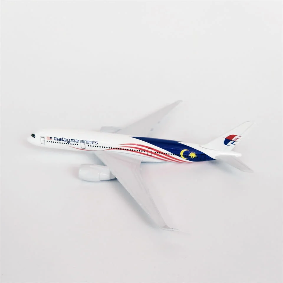 Еърбъс 350 самолет модел макет Malaysia Airlines метален A350 — снимка 6