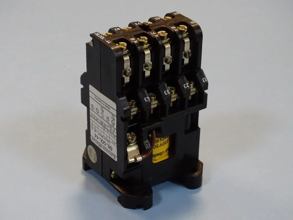 Контактор Klockner-Moeller DIL 00L-44 universal contactor relay 220/240V — снимка 3
