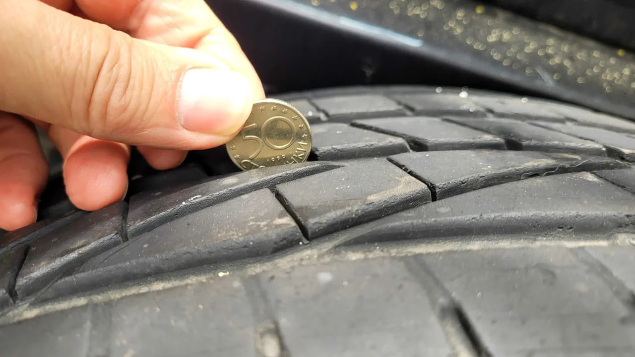 Гума 1 бр. Goodyear – 245 x 45 x 19 – Run Flat — снимка 8