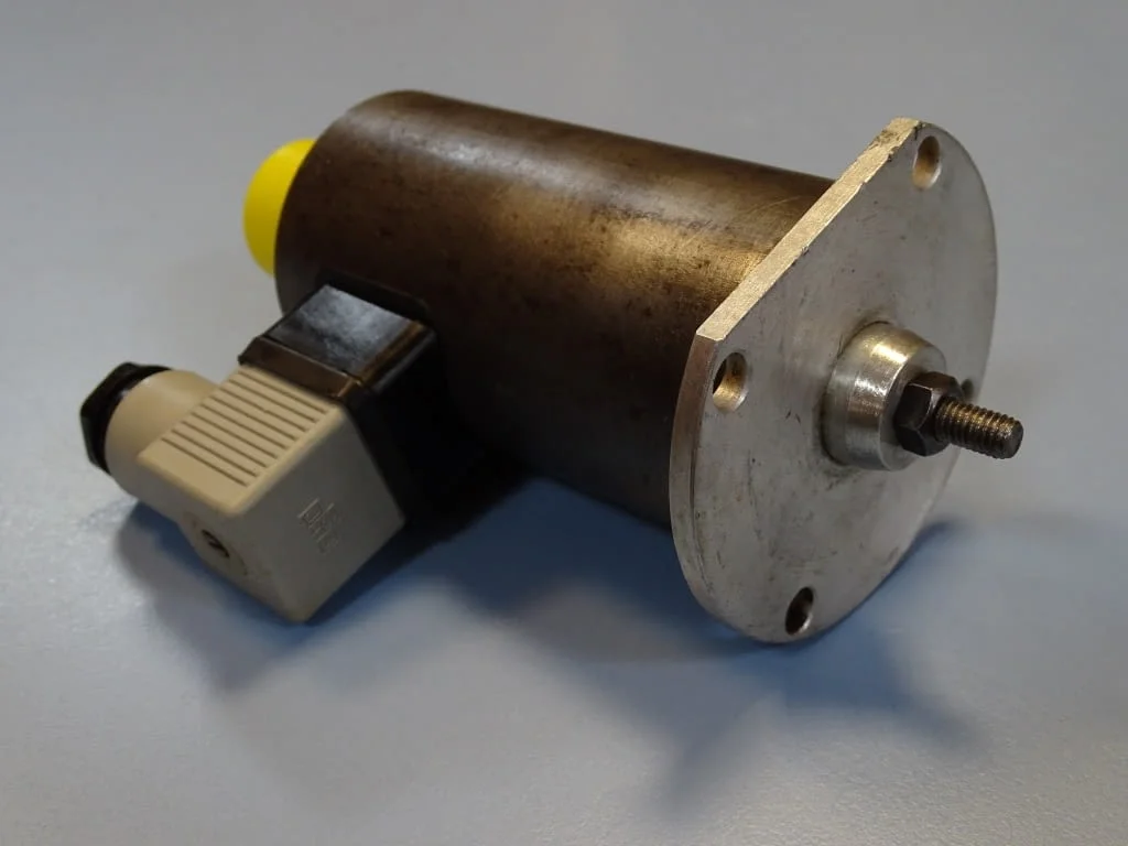 Ел. магнит KUHNKE HS250/26.75-250/26.9 Linear Solenoid — снимка 3