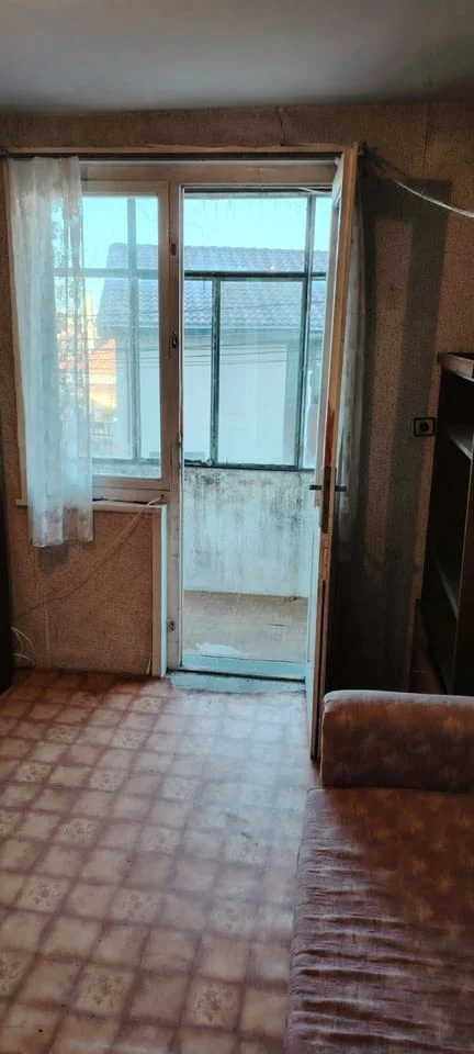 Два самостоятелни апартамента с лятна кухня и гараж – кв. Тракийски, гр. Хасково