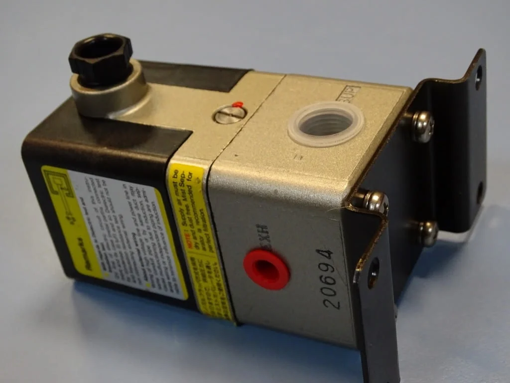 Пневматичен регулатор SMC E/P Regulator EIT202-F003B 0-8Bar — снимка 6