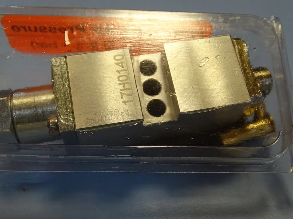 Пневматичен клапан Gluematic GHL200-SCRB operating air pressure — снимка 3