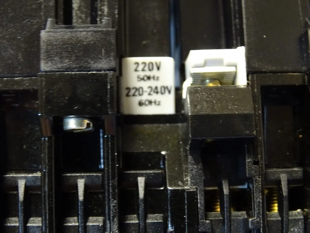 Контактор Telemecanique CA2-DK122.A65 contactor auxiliari 10A 220/240V — снимка 3