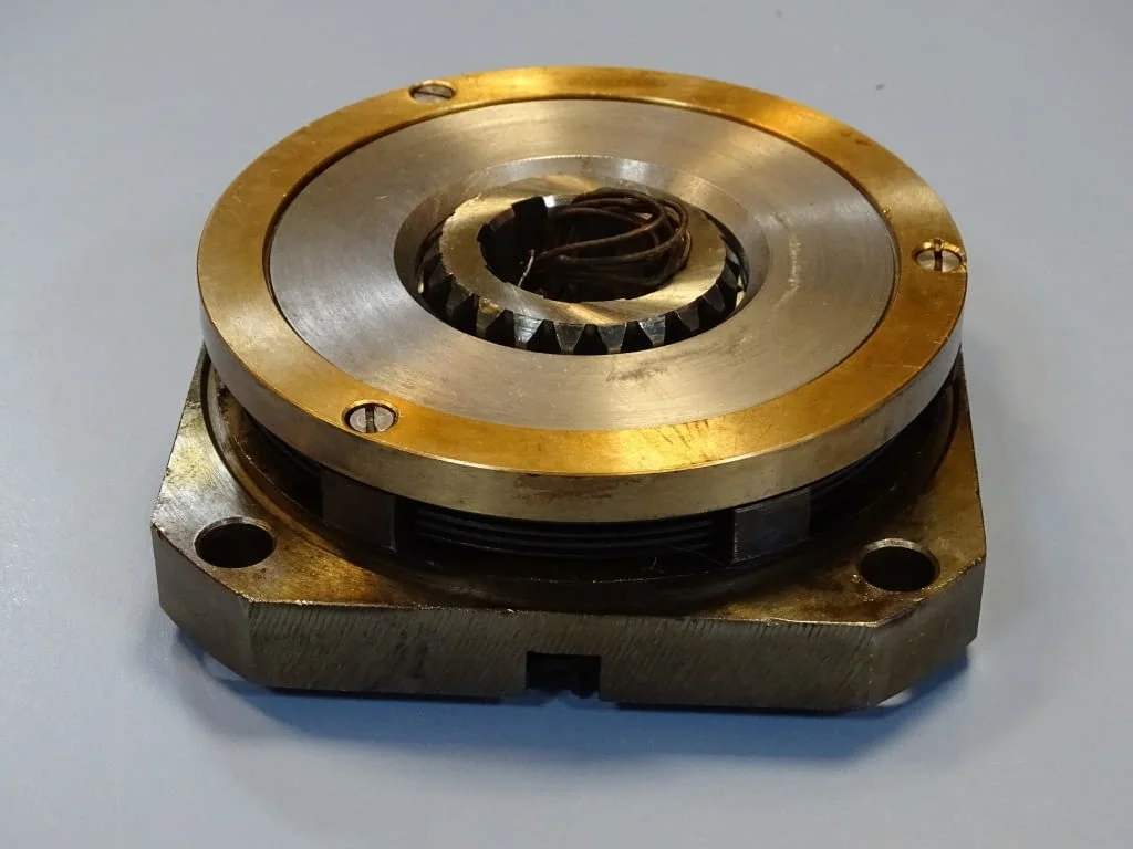Съединител електромагнитен ETM-106 2H (ЭТМ-106 2Н) electromagnetic multi-plate clutch 24VDC — снимка 5