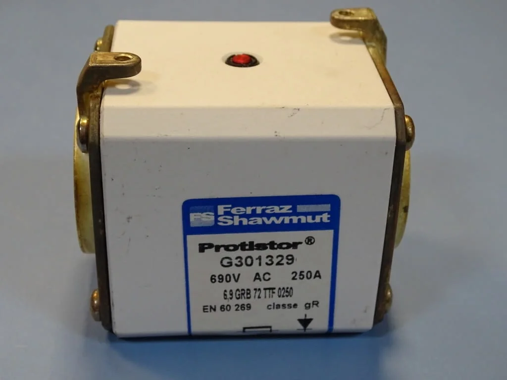 Предпазител Ferraz Shawmut Protistor GGRB72TTF0250 Fuses 250A 690VAC — снимка 3