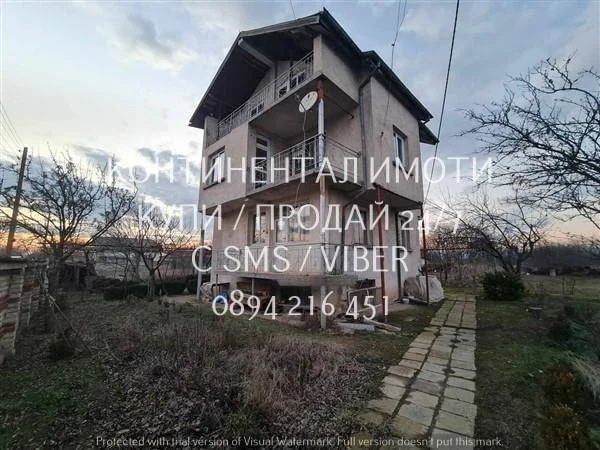 Код 63064. Триетажна тухлена къща 180м2 с двор 900м2