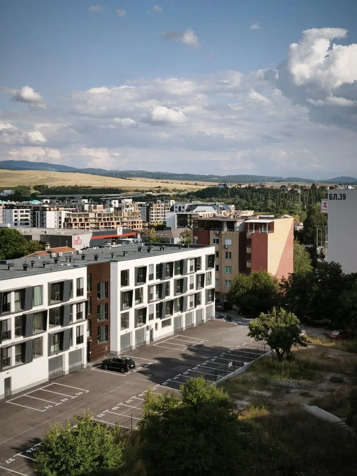 Продавам тристаен апартамент в гр. Перник кв. Изток