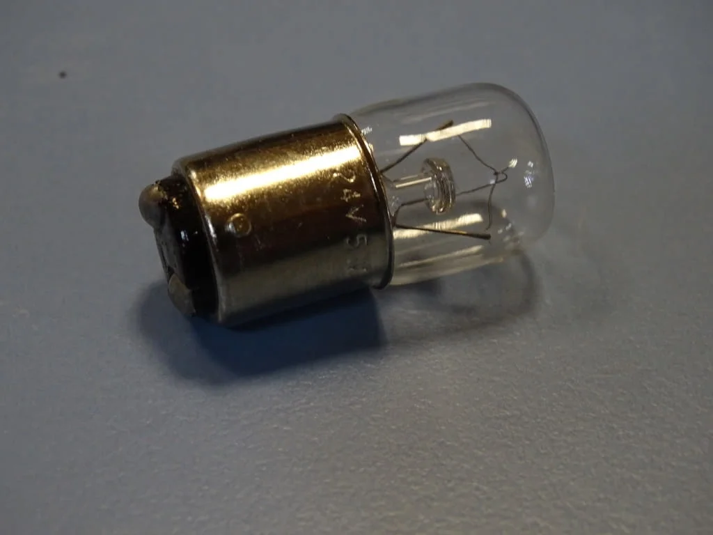 Крушки Telemecanique DL1-BA-024 push button bulb 24V 5W — снимка 4