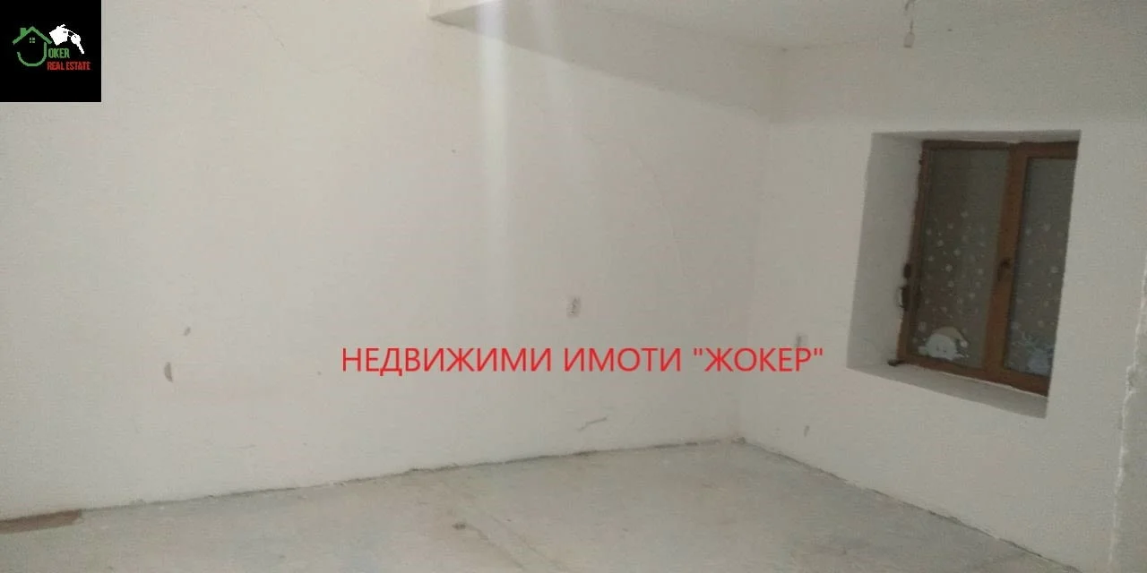 Къща с двор в село Балван — снимка 10