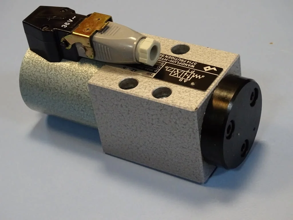 Хидравличен разпределител Wandfluh-Hydraulik 4Z4b hydraulic control valve 36VDC — снимка 8