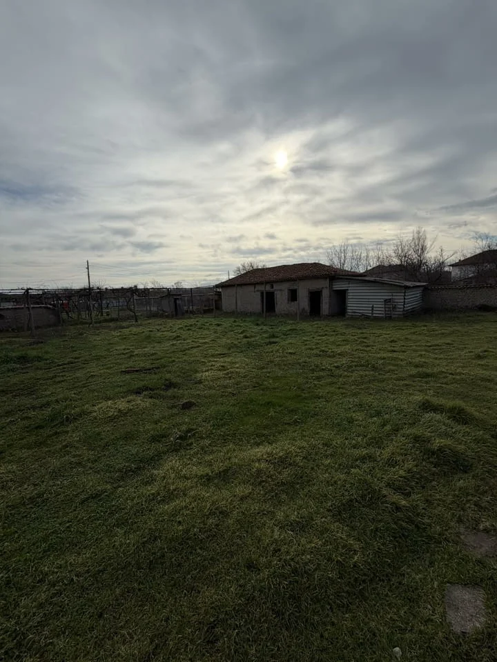 Къща в село Поройна на тихо и спокойно място