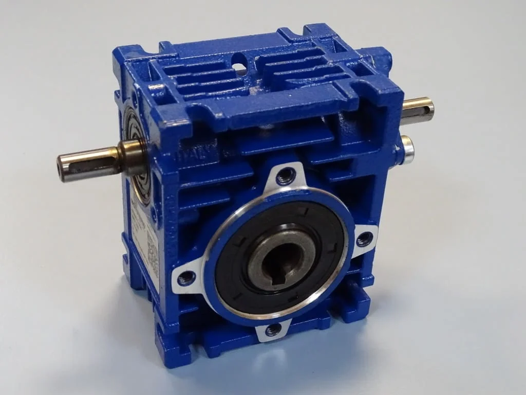 Червячен редуктор MOTOVARIO NRV030 worm gear reducer i:10.00 — снимка 3