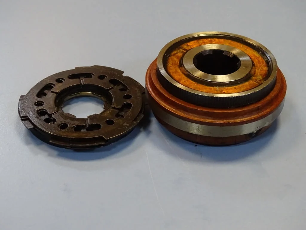 Електромагнитен съединител ЭМ-12У4(ЕМ-12У4) electromagnetic multi-plate clutch 24VDC — снимка 5