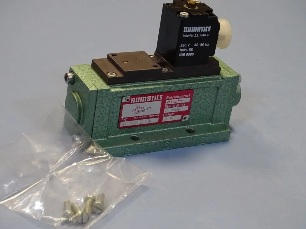 Пневматичен разпределител Numatics AV12EM4HS16 Solenoid Valve 220VAC — снимка 9
