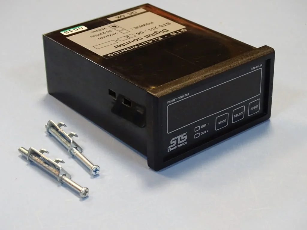 Дигитален брояч STS 211-06R Digital Counter 220VAC — снимка 6