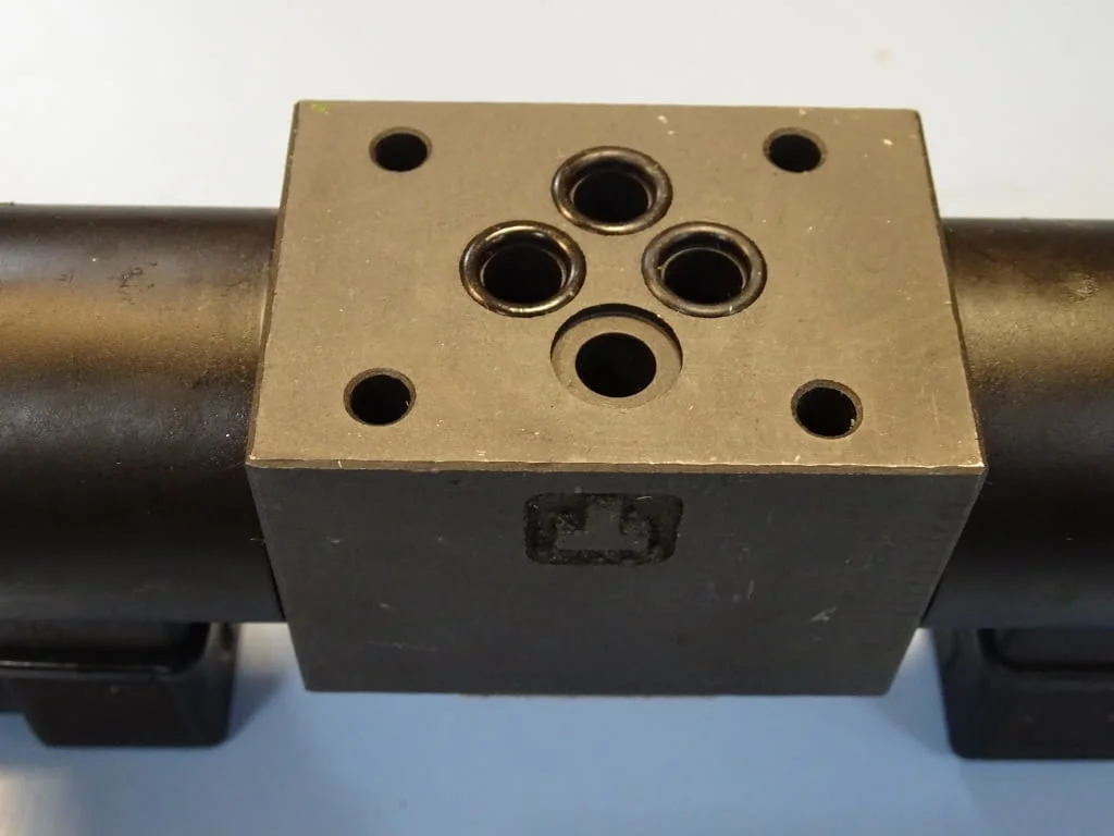 Хидравличен разпределител WINMAN DFA-02-3C2-D24-35C-3L directional valve 24VDC — снимка 6