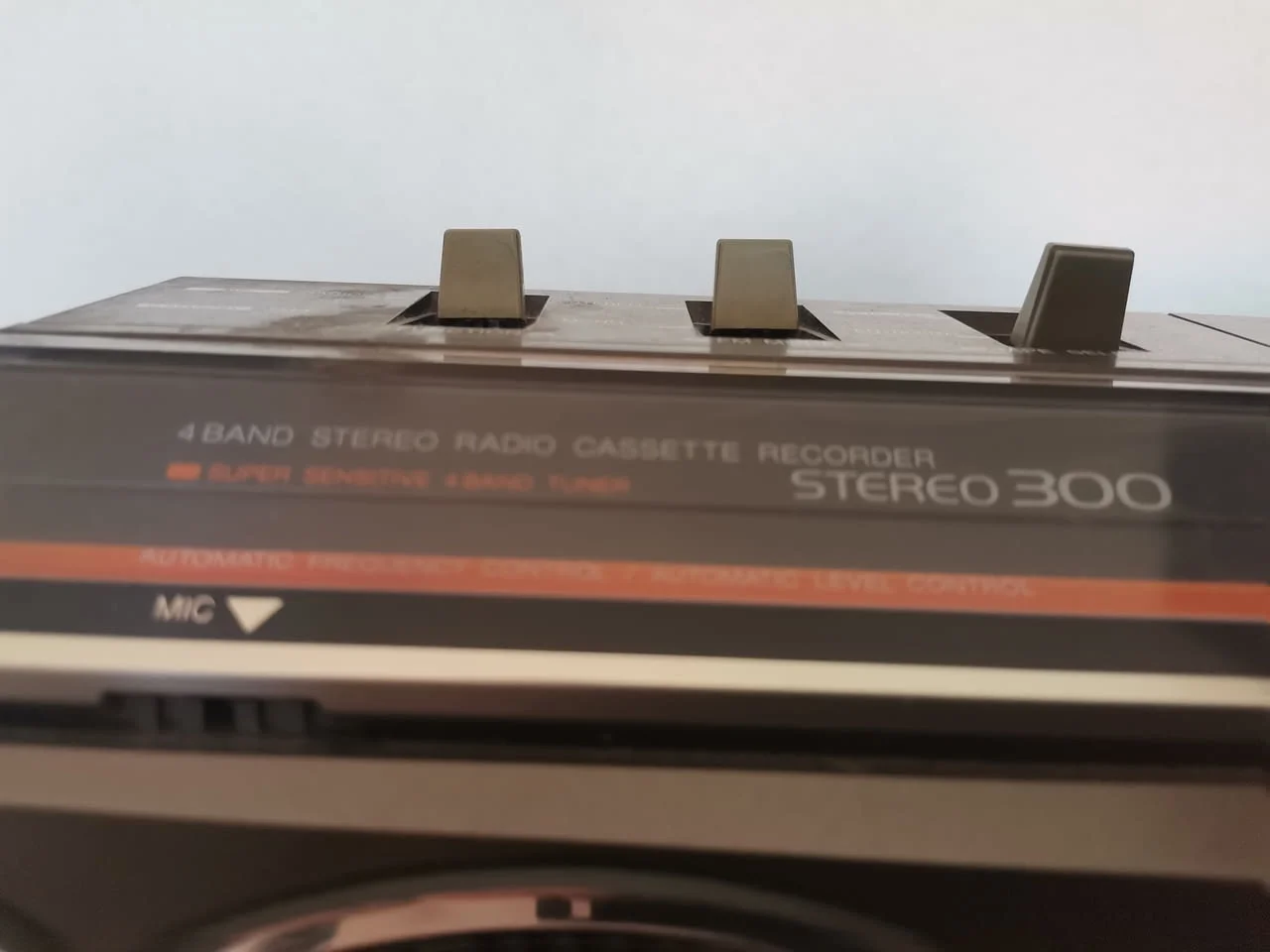 AIWA STEREO 300 4 Band GhettoBlaster Radio Cassette — снимка 2