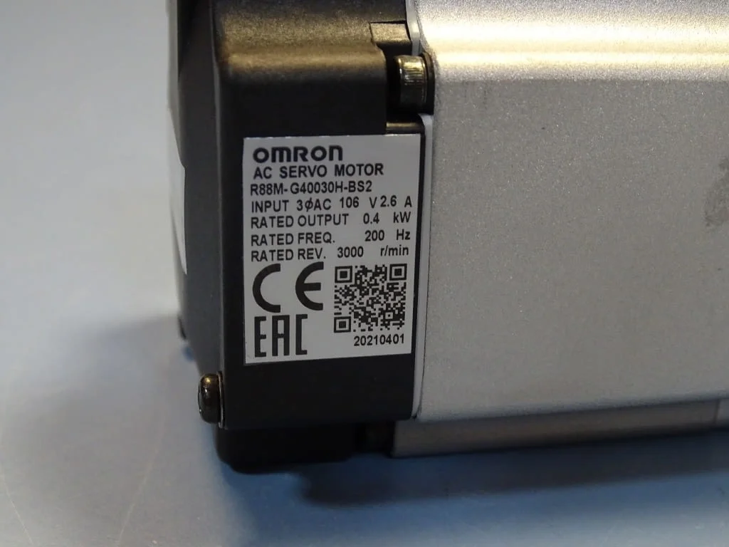 Серво мотор Omron R88M-G40030H-BS2 AC servo motor 1.3Nm 106V — снимка 4