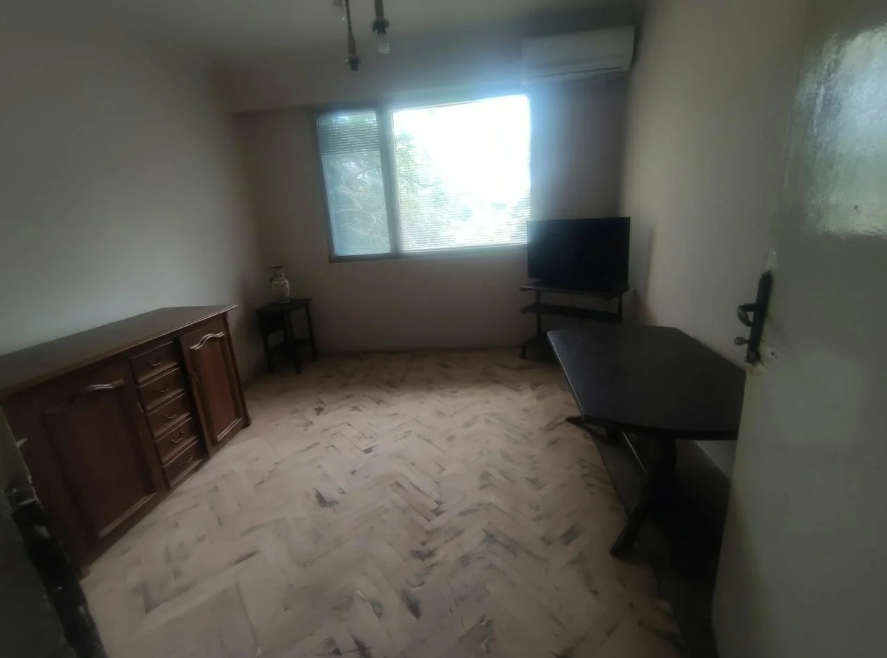 Продаваме тристаен апартамент в Каменица 1