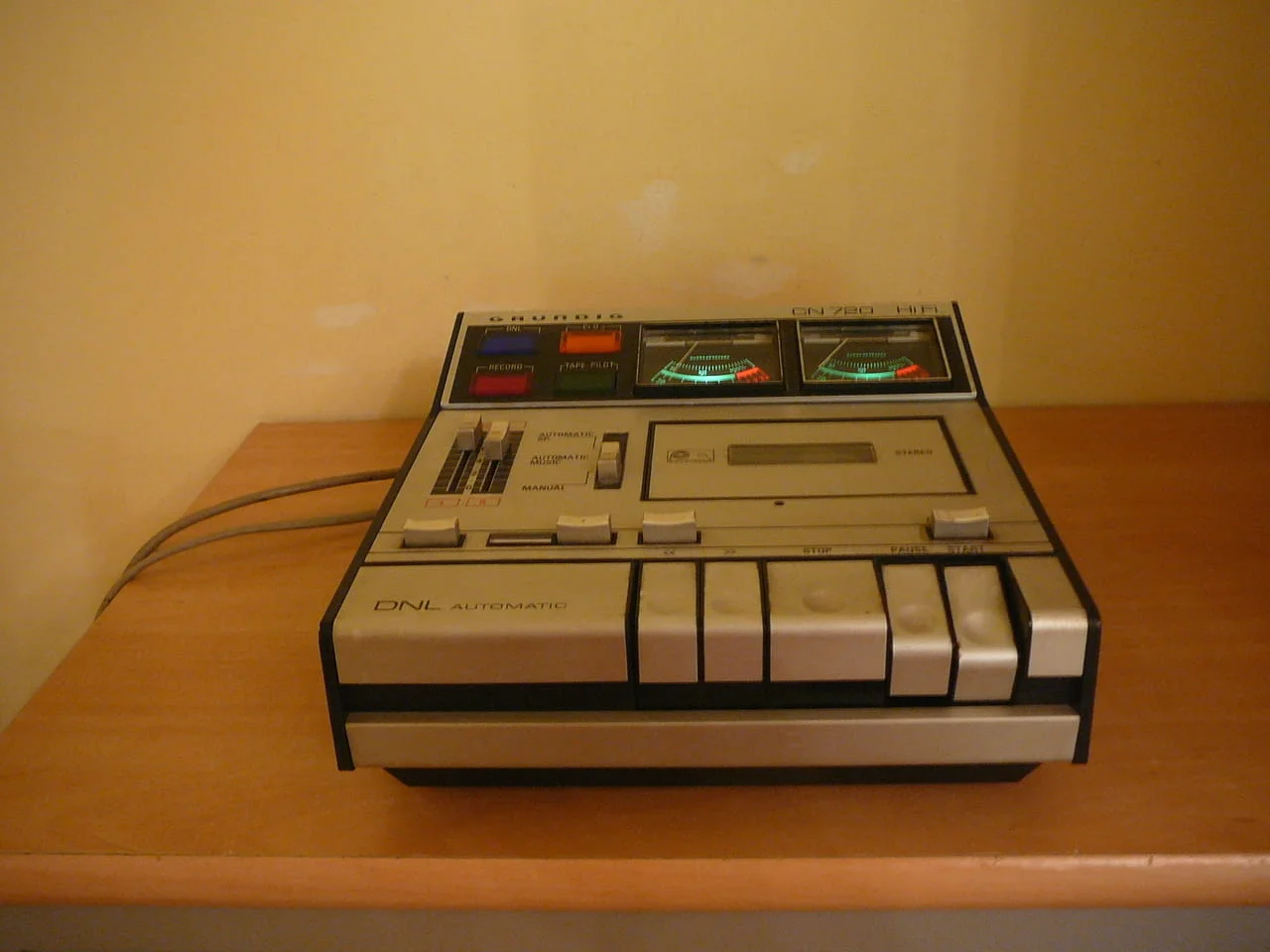 Grundig cn 720
