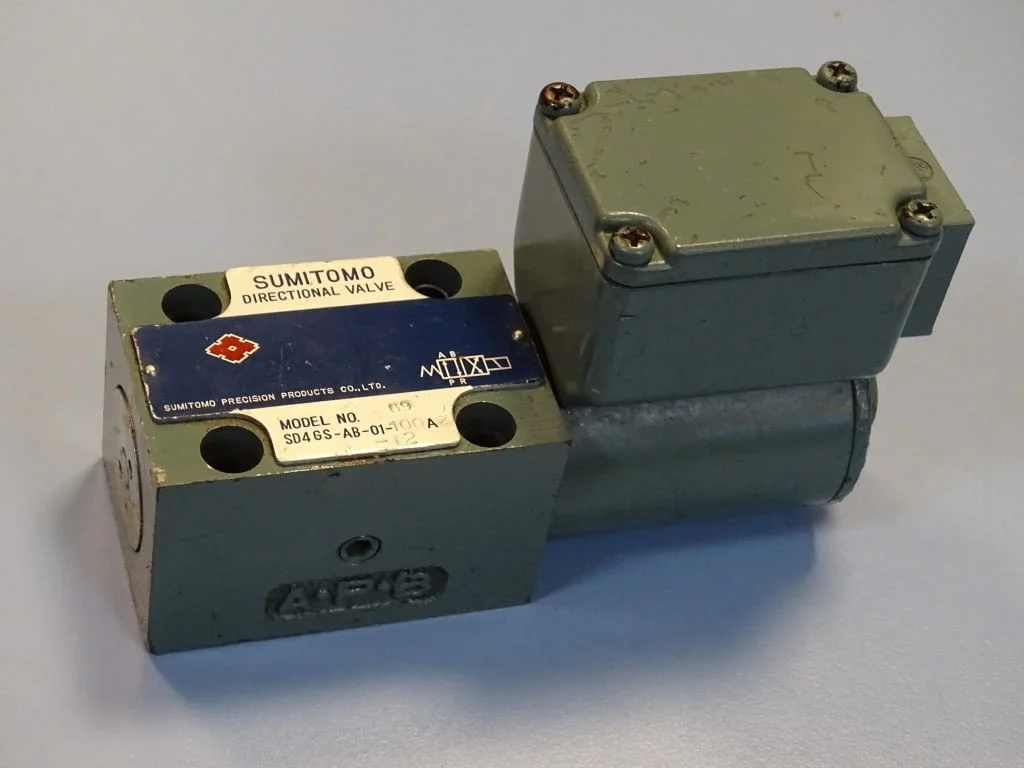 Хидравличен разпределител SUMITOMO SD4GS-AB-01-100AZ-12 directional valve 100V