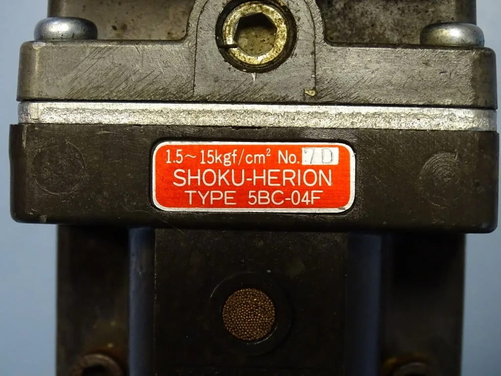Пневматичен разпределител SHOKU-HERION 5BC-04F solenoid valve 100VAC — снимка 4