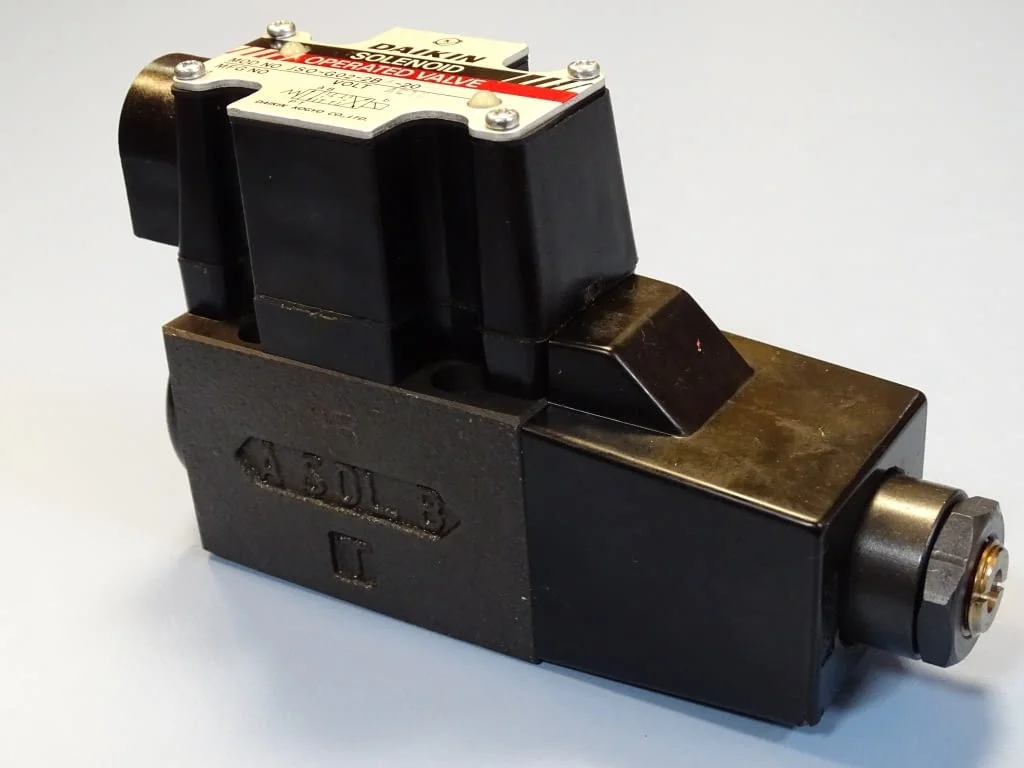 Хидравличен разпределител DAIKIN JSO-G02-2BA-20-N solenoid operated valve 100V — снимка 3